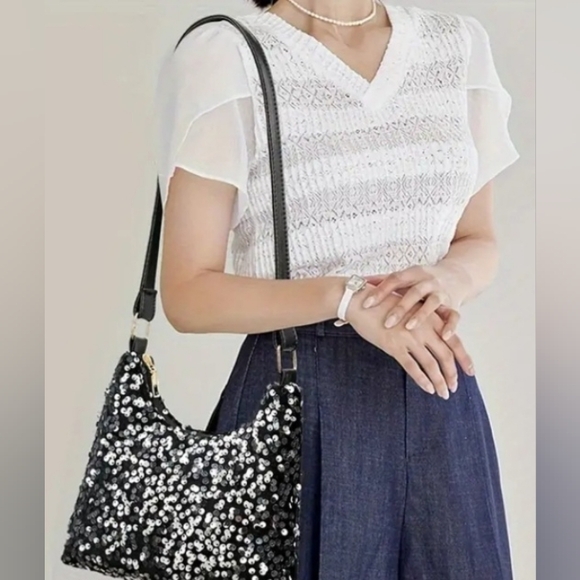 ☆New☆Black w/ Silver Sequins☆Evening☆ ☆Small Purse☆w/Adjustable Strap☆ - Picture 4 of 10